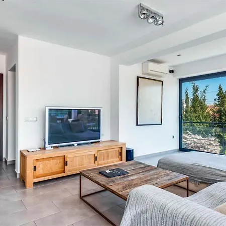 Sleeps 8 Pool Air Con Wifi Villa *